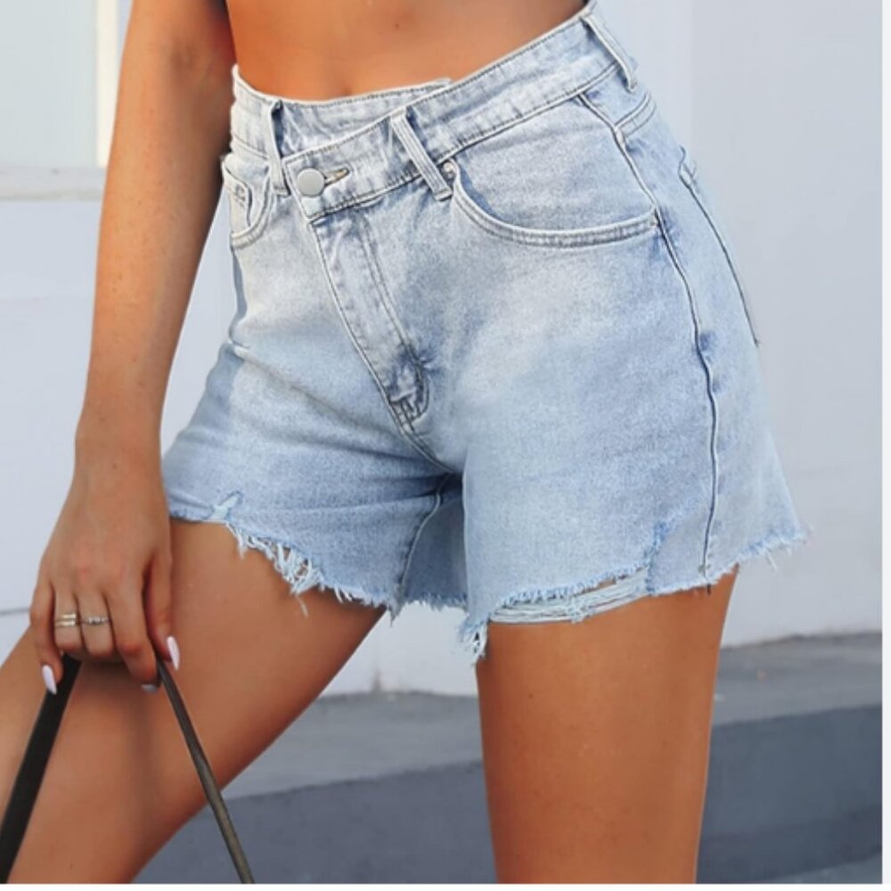 AMERICAN EAGLE Next Level Refuge High Rise Criss Cross Denim Shorts Size…